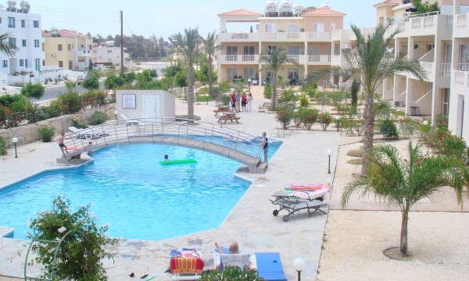 Universal Apartment | Luxury Ground Floor Apartment Overlooking Pool