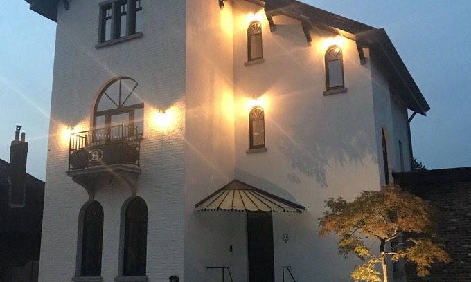 Sijsele House | Luxury historic building of former station master