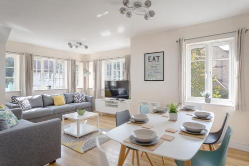 Hitchin Apartment | Luxury Hitchin Apartment, Great Town Centre Location - With Parking