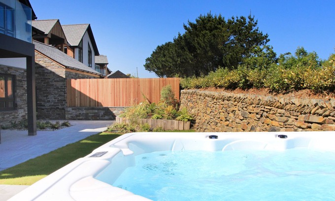 St Merryn House | Luxury holiday home with hot tub