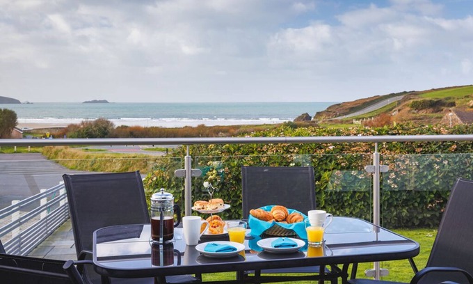 Broad Haven House | luxury holiday home with hot tub and stunning sea views