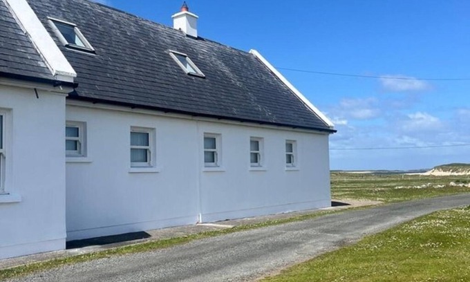 Bunbeg House | Luxury Holiday Home in Bunbeg - Perfect Coastal Getaway
