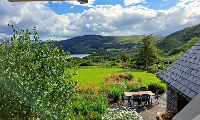 Maum Cottage | Luxury holiday house with 5 bedrooms and 4 bathrooms and views of Caragh Lake.