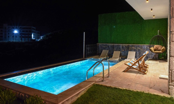 Demre Villa | Luxury Holiday Villa with indoor and outdoor swimming pool and jacuzzi