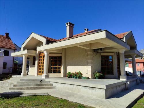 Donje Polje Apartment | Luxury Home Cetinje