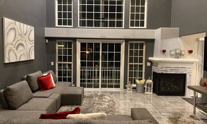 Churchland Condo | Luxury Home close to Rivers Casino and Va Beach!