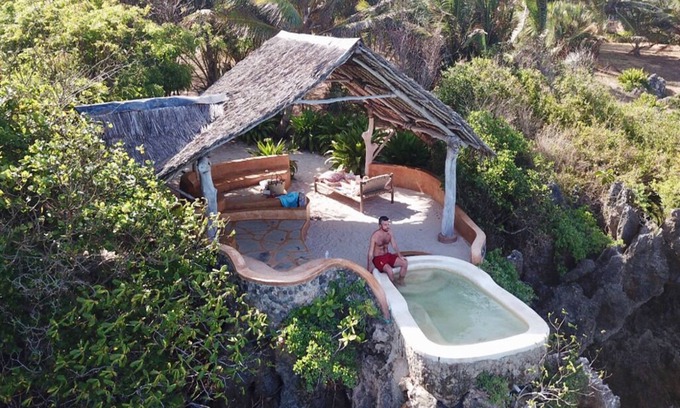 Tiwi Cottage | Luxury Honeymoon Cottage/Tent Tiwi Beach Kenya. Absolutely secure and private.