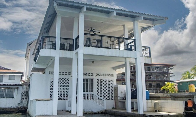 Bocas del Toro House | Luxury house 5 Bedrooms + 4.5 Bathrooms/ocean front in Isla Colon Bocas del Toro🏖️🌊