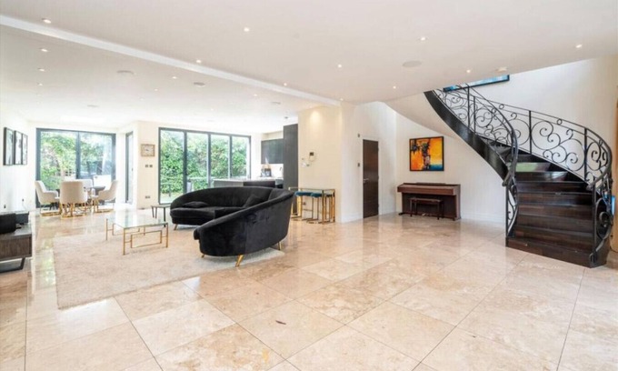 Chiswick Riverside House | Luxury House in London