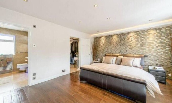 Hatch End House | Luxury House in Pinner, 30 min to Central London!