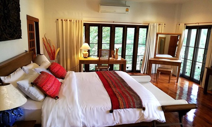 Choeng Doi House | Luxury Jacuzzi suite w/1BR, 2BA & fully equipped kitchen