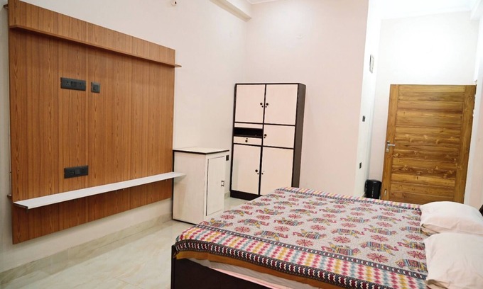 Faizabad House | Luxury King-size Room in Ayodhya. 10 minutes from Ram Mandir!