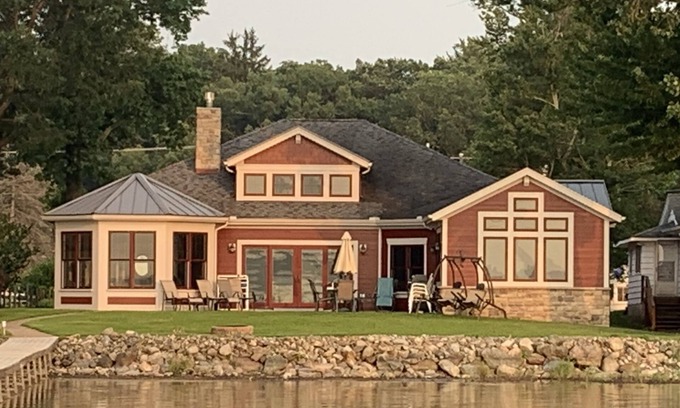 Bass Lake House | Luxury Lake House
