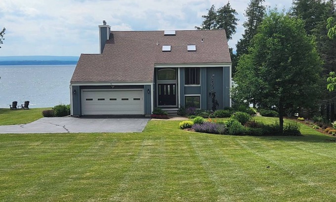 Grand Isle House | Luxury Lakefront Getaway