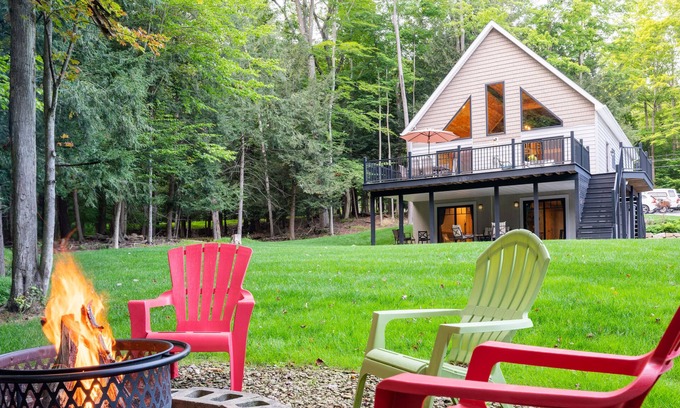 Treasure Lake Ski Chalet | Luxury Lakefront Oasis