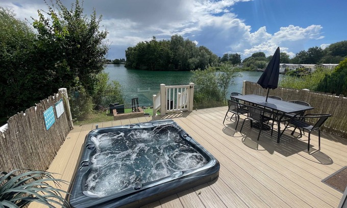 Tattershall House | Luxury lakeside Caravan located at Tattershall Lakes an award winning park with hot tub, Fishing Peg