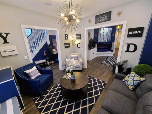 Vine House | Luxury Listing - 92 Walkable Score Downtown Kzoo