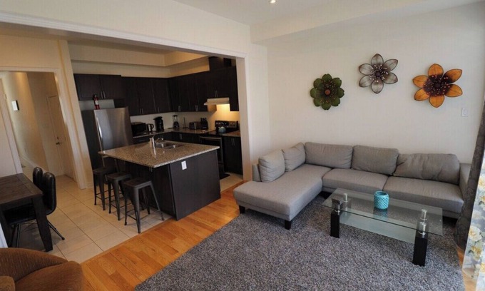 Vaughan House | Luxury Living: 4 Ensuite Bedrooms with Modern Amenities