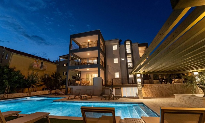 Sevid Apartment | Luxury Living at Horizon Retreat