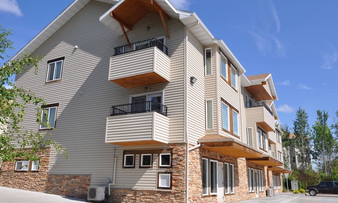 Billings Condo | Luxury living, or a business sutie, 5 minutes MSU-B, and the Medical Corridor.