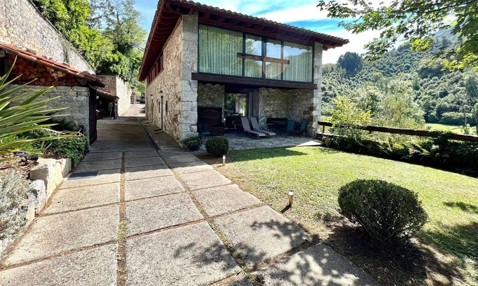 Campo de Caso Apartment | Luxury LL apartment,FreeWifi,fireplace y terrace