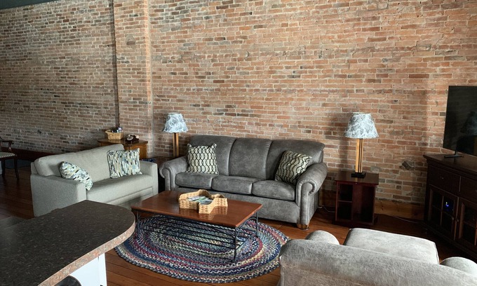 Jerseyville Apartment | Luxury loft in the building from 1888