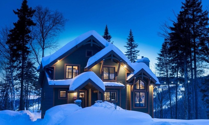 Stoneham Ski Chalet | Luxury Mountain Cottage