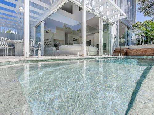 Mermaid Waters House | Luxury Mermaid Waters Holiday Home