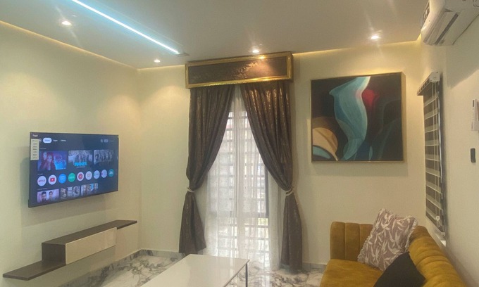 Mushin Apartment | Luxury & Modern Self Check-In Apts near Airport M01b