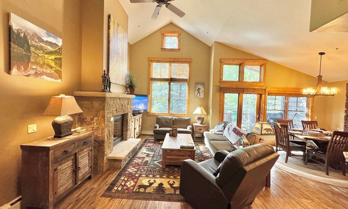 Breckenridge House | Luxury Mountain Thunder Ski-In/ski-Gondola out, walk to town, 1400 sqft townhome