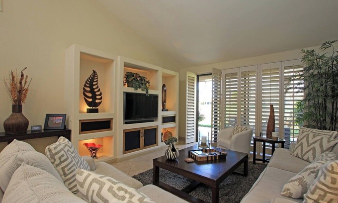 Palm Desert Condo | Luxury Palm Desert condo w/Platinum Golf, Pickle ball, Tennis and Fitness Club