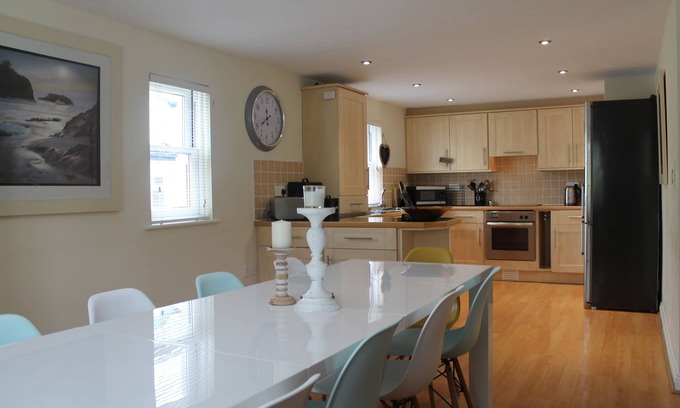 Hele Apartment | LUXURY PENTHOUSE APARTMENT ALONG ILFRACOMBE SEAFRONT! GREAT FOR FAMILIES !