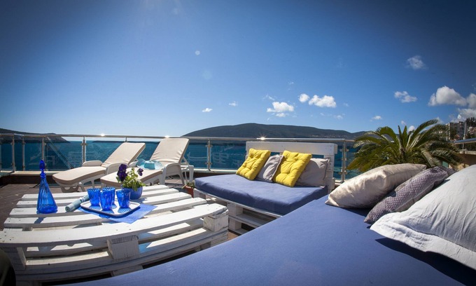 Herceg Novi Apartment | Luxury penthouse with amazing views of the bay, 30 meters from the sea
