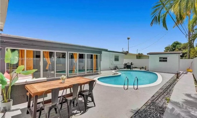 Ives Estates Villa | Luxury Pool Villa/5BD 4BA