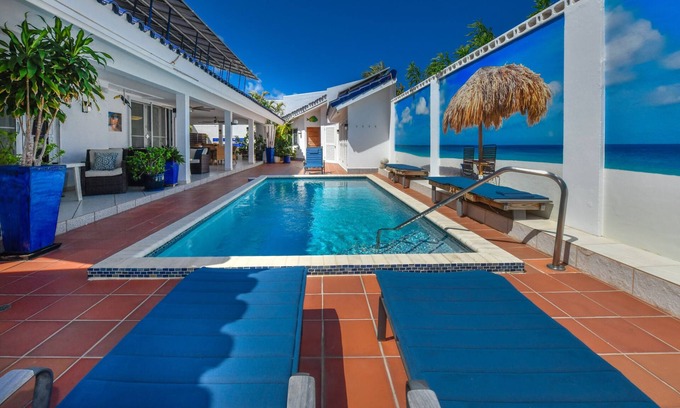 Noord House | Luxury pool villa totally private backyard - 5 minutes to the beach!
