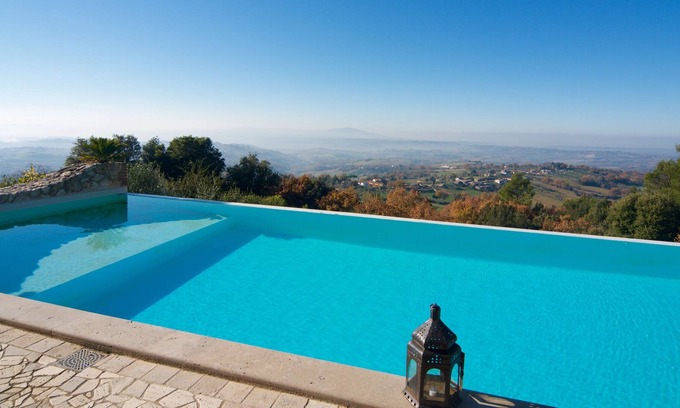 Calvi di Umbria Villa | Luxury property with infinity pool and stunning views -10 ospiti