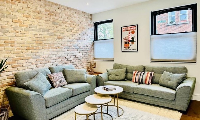 Portobello House | 💚Luxury Redbrick Townhouse, Best area of Dublin city, Parking, Laundry, Patio