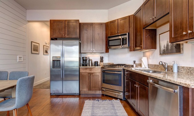 Kimball Junction Condo | Luxury Redstone Condo, Hot Tub, Shopping, Recreation Center -Park City Newark Terrace 3