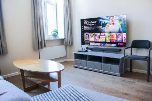 Tornkalns Apartment | Luxury Renovated - 600 Mbit - 64 M2 - 65 inch TV