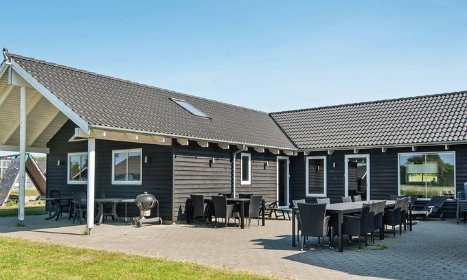 Høruphav House | Luxury Retreat with Pool - By Traum Ferienwohnungen
