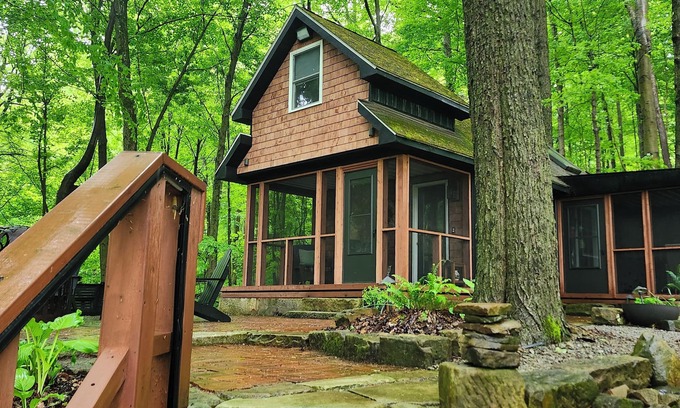 Lexington Cabin | Luxury Romantic Retreat w/Hot Tub, Cabin in Woods, Perfect for Special Occasion