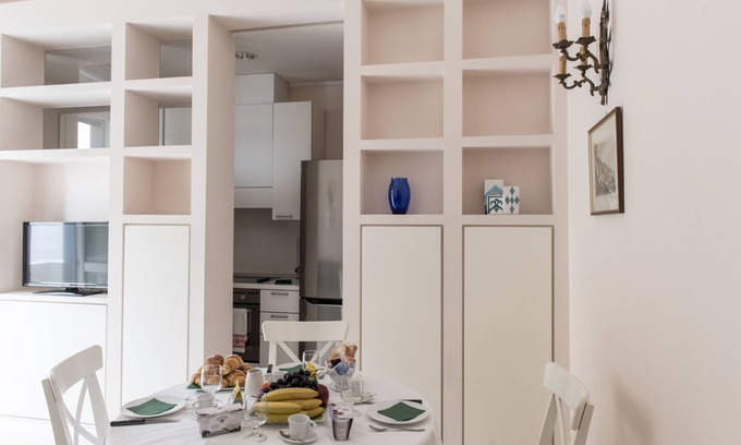 Santa Lucia Apartment | Luxury San Carlo apartment in the heart of Naples with sea view