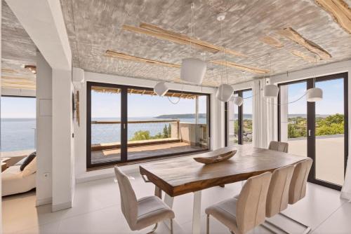 Kazanlak Apartment | Luxury Sea-View Apartment Light,Free parcinkg,Aircon and Balcony