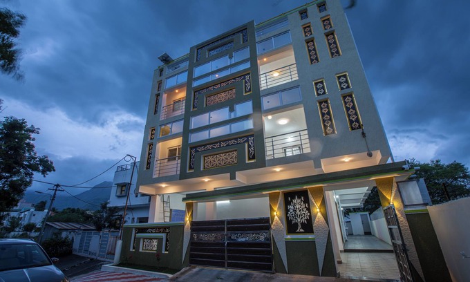 Karunya Nagar Apartment | Luxury Service Apartment Near IshaYoga Coimbatore. Beautiful Mountien View Rooms