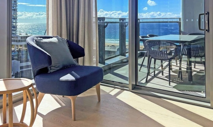 Broadbeach Apartment | Luxury Signature Stay Ocean Views 2BR Lvl14