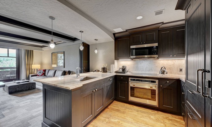 Avon Resort | Luxury Ski in and out Residence @Ritz-Carlton with Balcony
