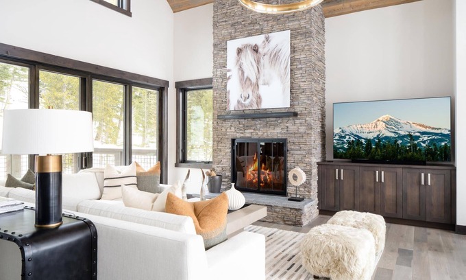 Spanish Peaks House | Luxury, Ski-In Ski-Out Access, Mountain Cabin with Game Room, Fireplace, Grill and Hot Tub!