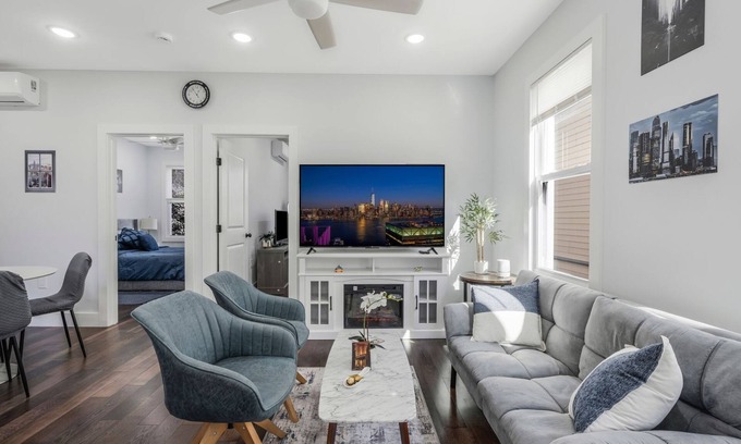 The Heights Apartment | Luxury Stay for NYC visit - Jersey City - 10 Min to NYC Train station