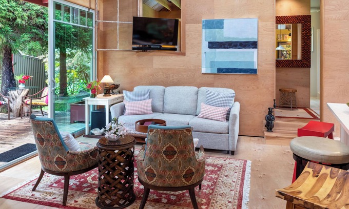Volcano House | Luxury Suite 1 Mile from Volcanoes National Park