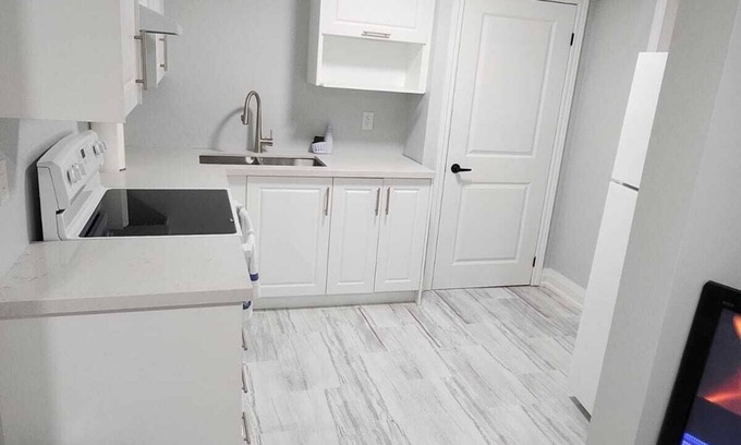 Brampton Apartment | Luxury Suite